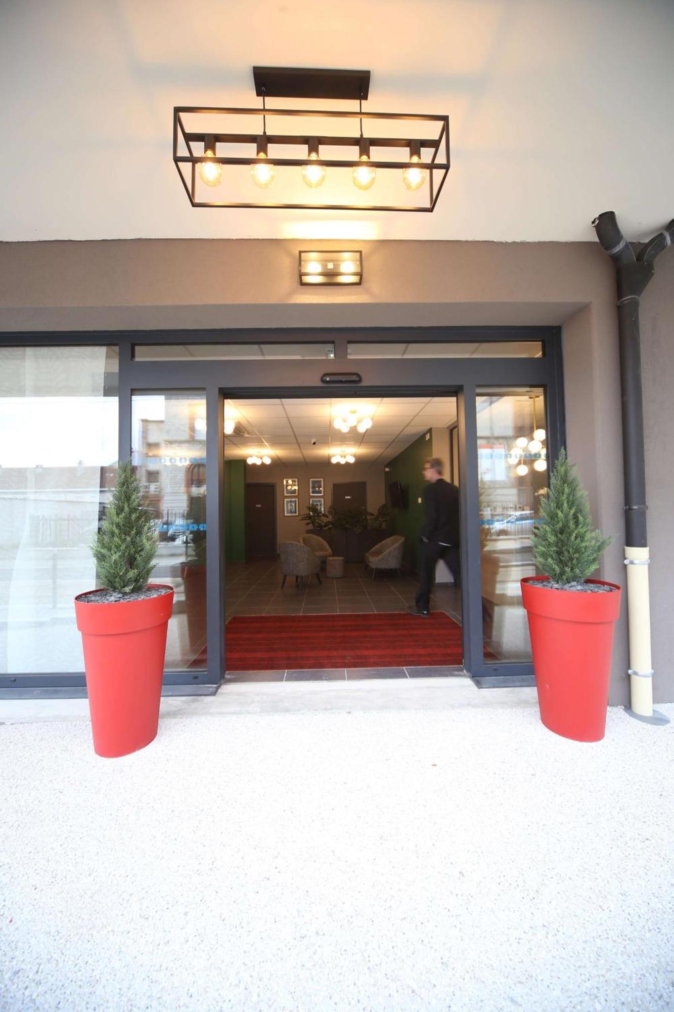 Best Western Hotel Fontaine Argent เบอซองซง ภายนอก รูปภาพ