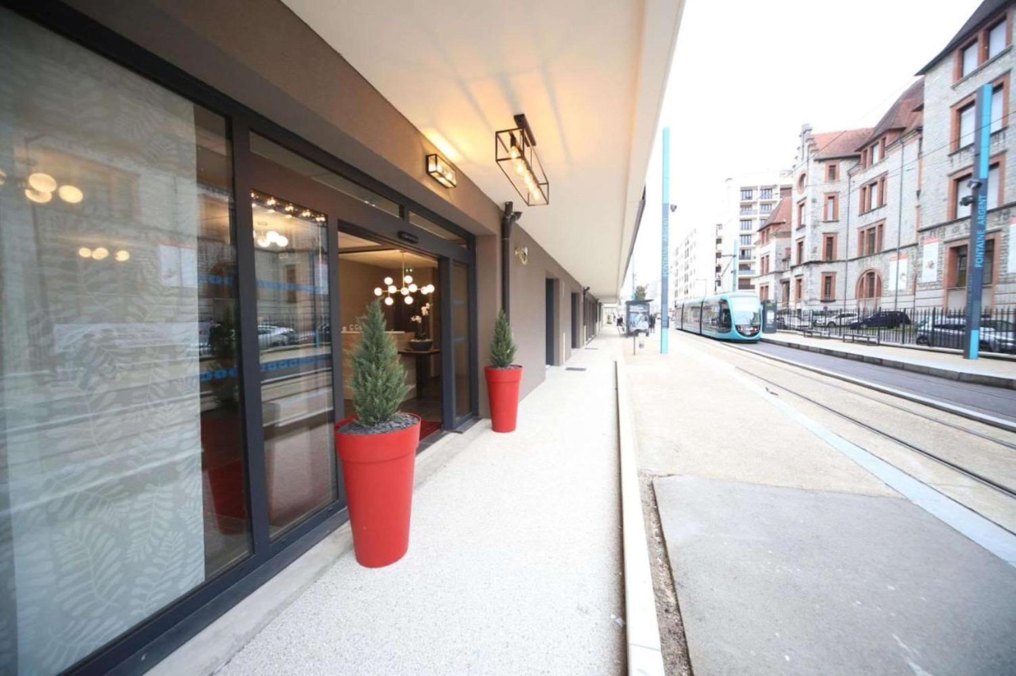 Best Western Hotel Fontaine Argent เบอซองซง ภายนอก รูปภาพ